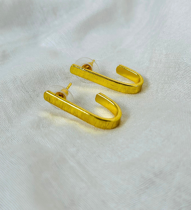 LocalLane Gold-Plated Curve Studs