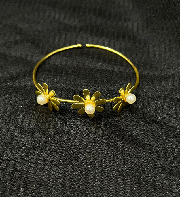 LocalLane Gold-Plated Blooming Lily Pearl & Brass Adjustable Bracelet